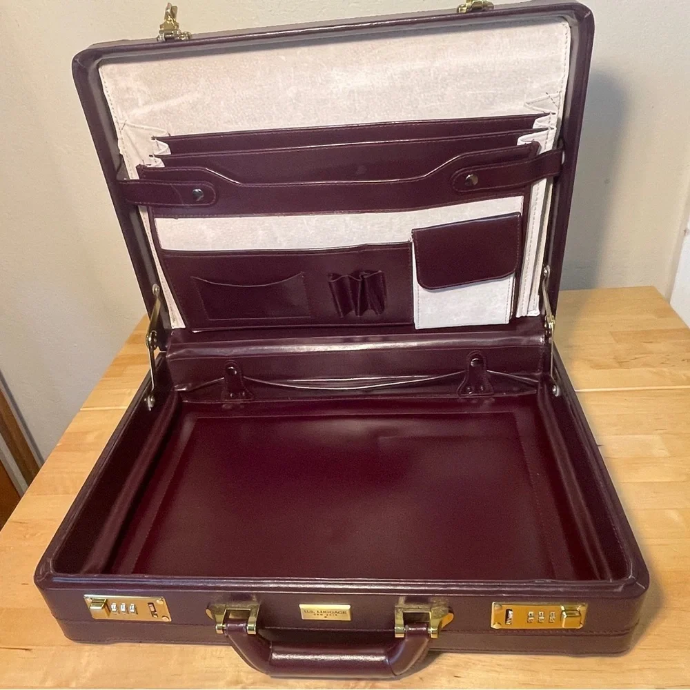 U.S. Luggage New York Burgundy Leather Vintage Expandable Briefcase
